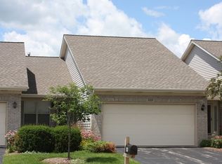 849C Foxpointe Dr #C, Sycamore, IL 60178