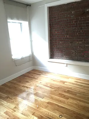 Rented by Uptown Flats LLC | media 36