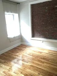 Rented by Uptown Flats LLC