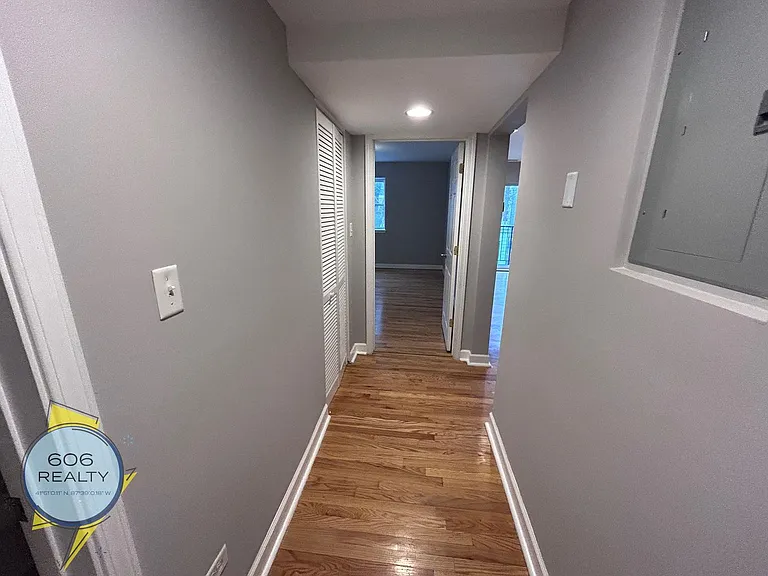 6954 N Greenview Ave — Photo 22