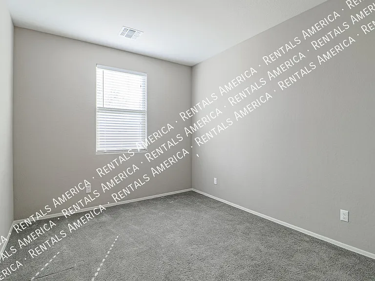 2930 E Detroit St — Photo 15