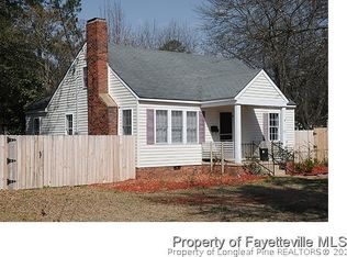 113 S Dickson Ave, Raeford, NC 28376