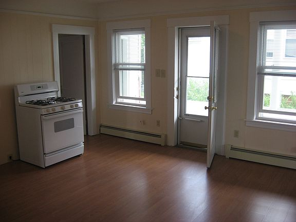 2nd image of 38 Wall St #2