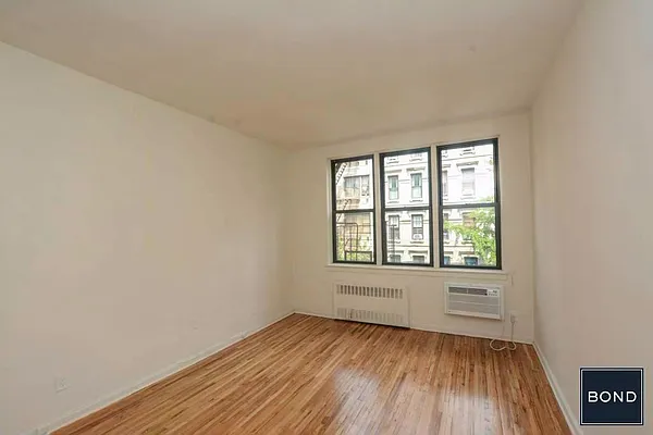 Rented by Bond New York | media 8