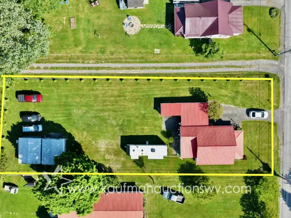 355 Anderson St, Lewisburg, WV 24901