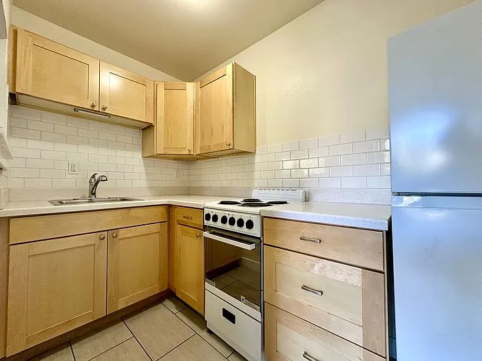 6113 8th Ave NW — Photo 5