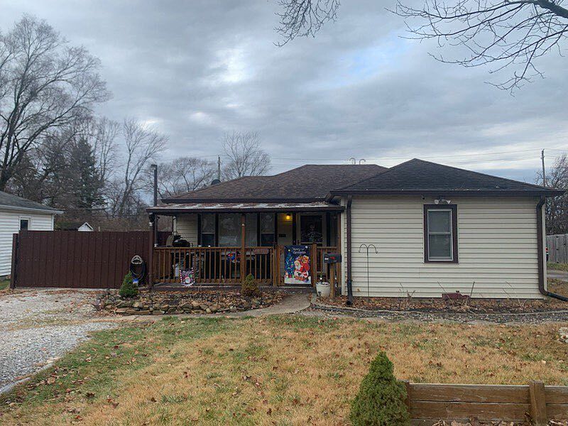 2nd image of 1815 N Leland Ave