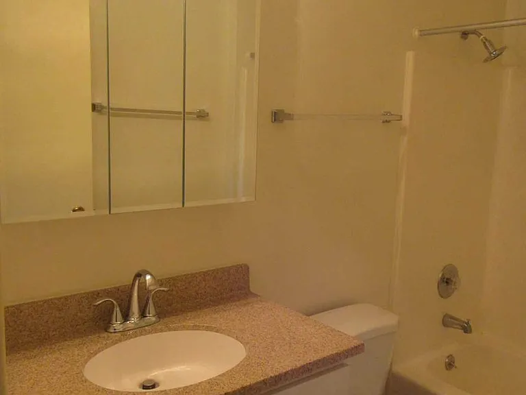 N111W15780 Vienna Ct #21 — Photo 11