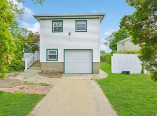 29 Ford Dr S, Massapequa, NY 11758