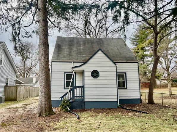 28W471 Batavia Rd, Warrenville, IL 60555