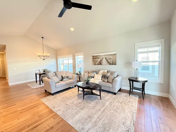 Bellflower Dr Unit 28, Deforest, WI 53532