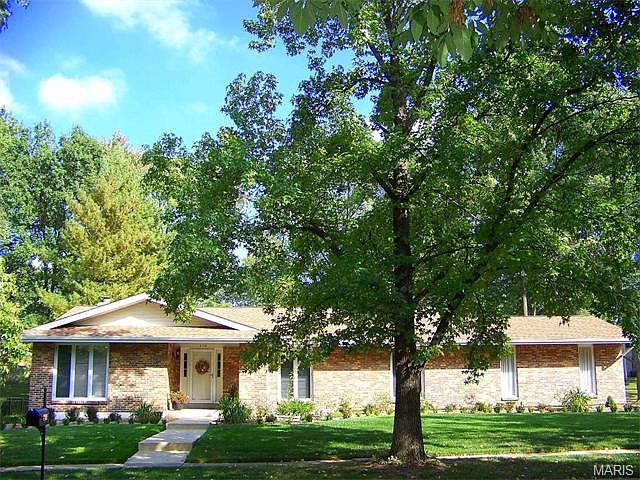 1st image of 578 Rolling Glen Ln