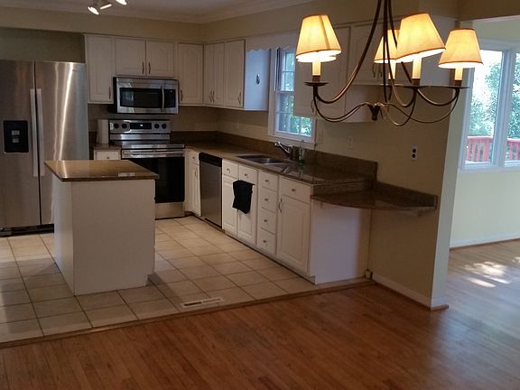 4th image of 318 Beach Dr