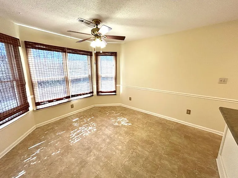 122 W Lake Cir — Photo 6