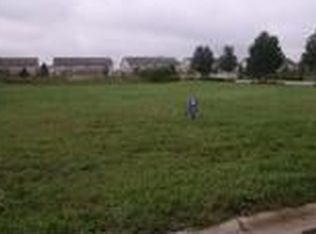 1105 Stonebridge Dr, Schererville, IN 46375