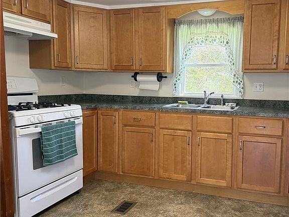 3rd image of 36 Lawrence Ct