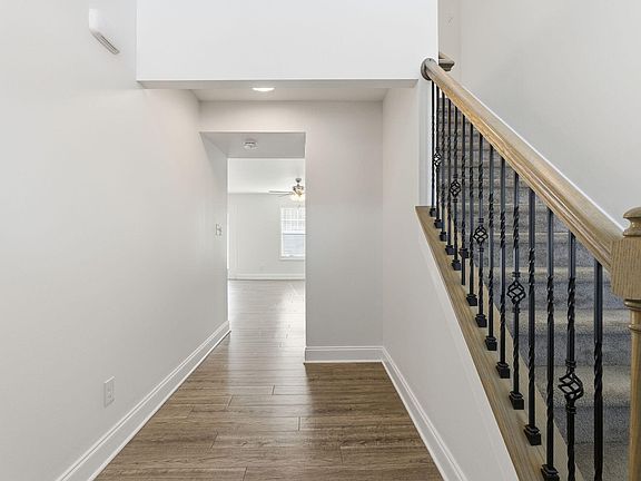 5th image of 120 Tower Dr