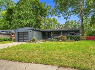 1011 Brooklawn Dr, Troy, MI 48084