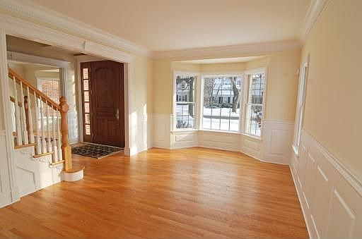 3rd image of 3928 Clausen Ave