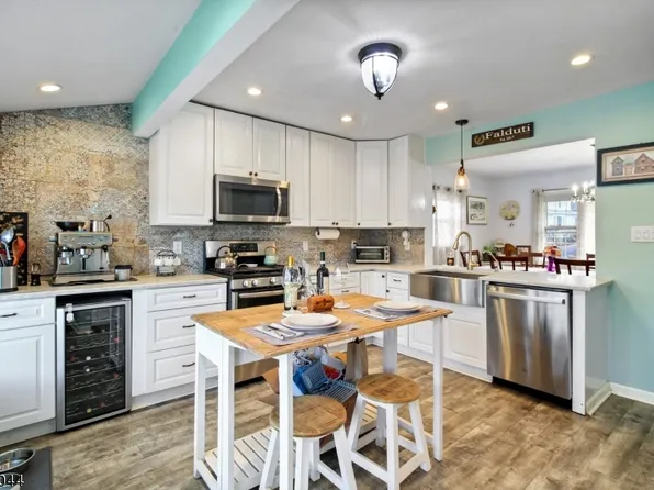 355 Prospect St, Midland Park Boro, NJ 07432