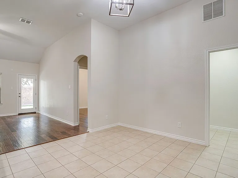 3801 Weatherstone Dr — Photo 11