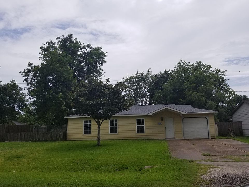 2nd image of 2202 Pickerton Dr