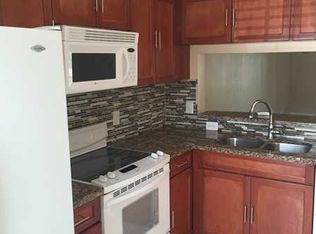 17 Fleming Ct, Weston, FL 33326