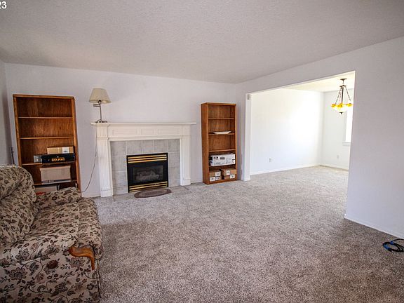 5th image of 2828 SE 49th Ave