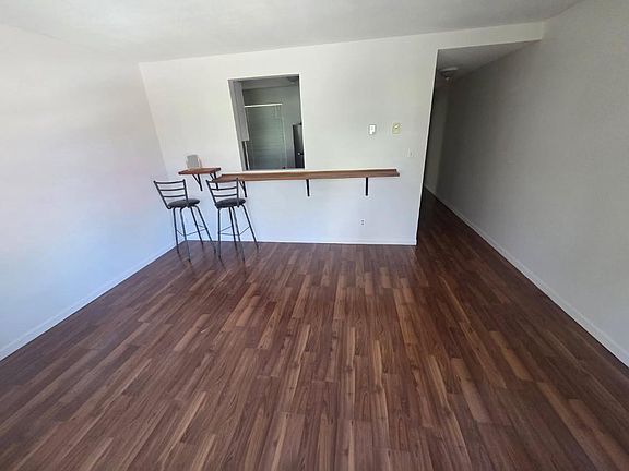 5th image of 1209 Thurlow St #202