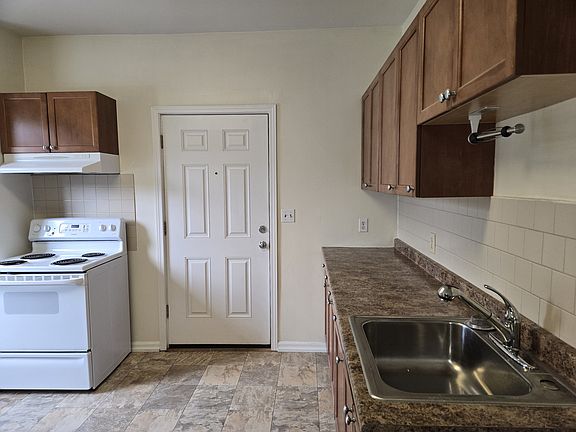3rd image of 428 Elwood Ave APT 2N
