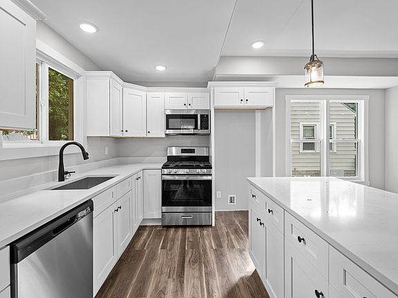 3rd image of 2384 28th St