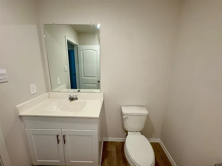 1714 Windsor Blvd — Photo 28