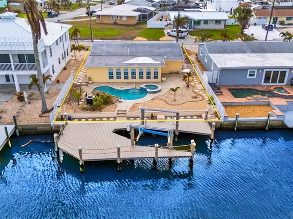 129 Albatross ST, FORT MYERS BEACH, FL 33931