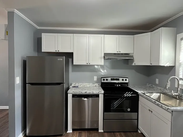 127 N 1st St #5 — Photo 2