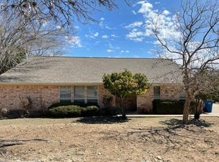 401 Meadow Ridge Dr, Kerrville, TX 78028
