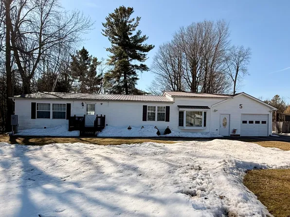 5 Dean Ln, Plattsburgh, NY 12901