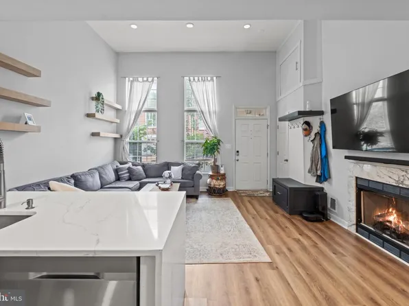 4920 Barbour Dr #A, Alexandria, VA 22304