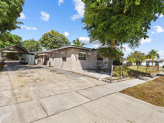 3rd image of 2300 NW 11th Ct
