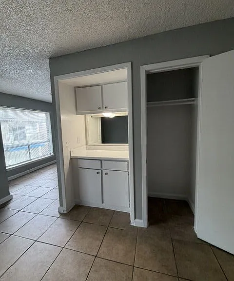 3737 Hillcroft Apartments — Photo 74