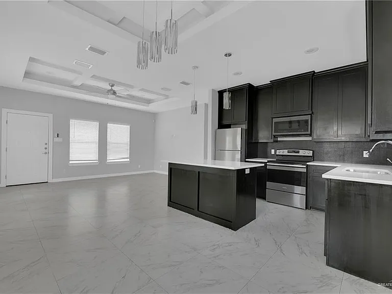 1012 E La Cantera Ave #4 — Photo 5