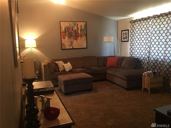 4th image of 1117 E Saint Helens Dr
