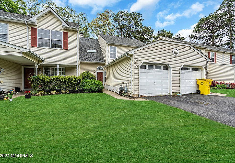 1st image of 576 Woodbine Lane