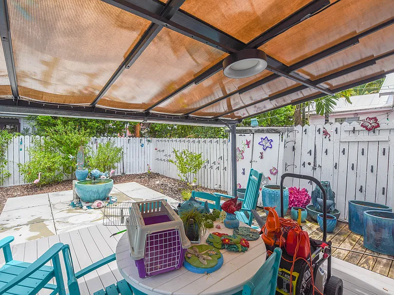 1009 Watson St — Photo 10