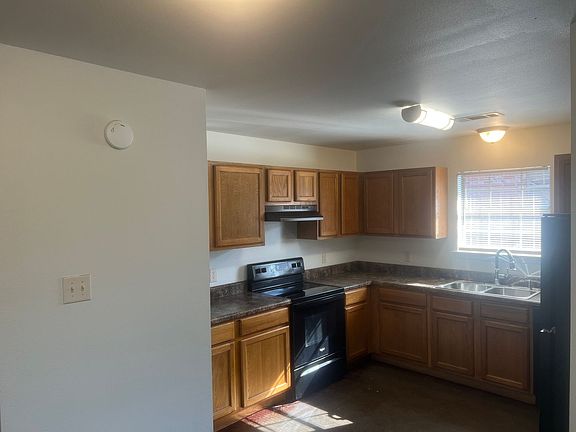 5th image of 407-409 Middle Rd
