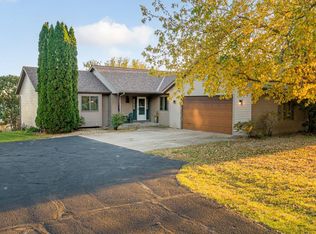 5600 Cannon Lake Ct, Faribault, MN 55021