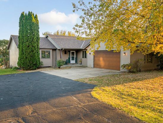 5600 Cannon Lake Ct, Faribault, MN 55021