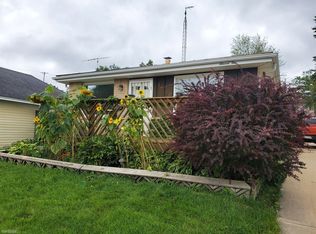 1110 Brooker St, Racine, WI 53404