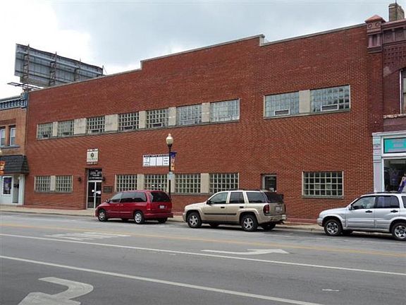 4th image of 122 W Downer Pl