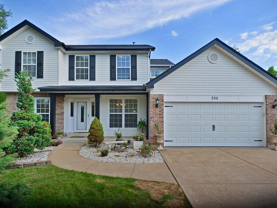 1st image of 300 Valparaiso Ct