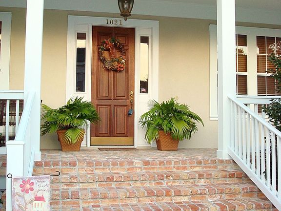 Old Chicago Style brick walkway & front porch